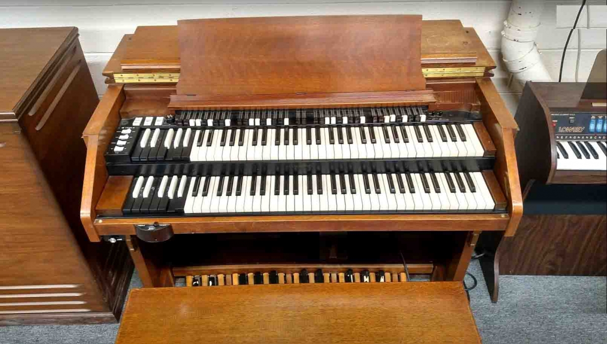 SOLD! Used Hammond C3 PreOwned Organs For Sale in Michigan Buys